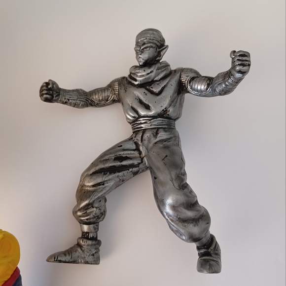 9" Dragon Ball Z Movie Edition 'Battle Damaged' Goku SS3 Action Figure - Picture 3 of 13